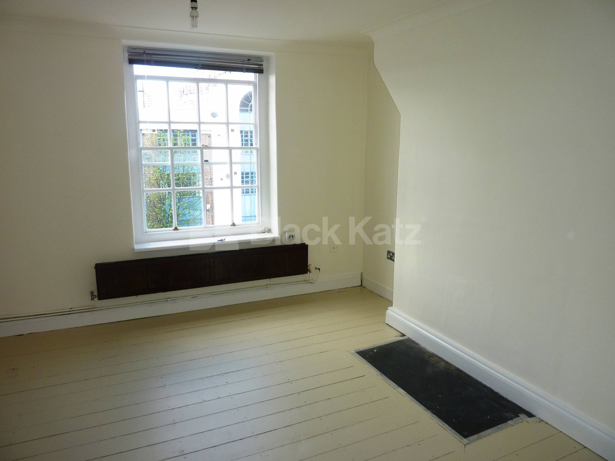 			1 Bedroom, 1 bath, 1 reception Flat			 Biddestone Road , CALEDONIAN ROAD N7